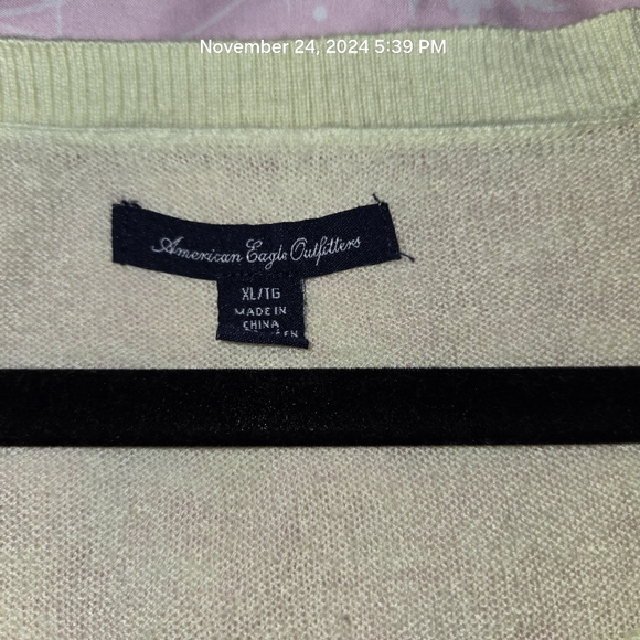 American Eagle Sweater - Picture 6 of 9